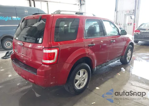 2010 Ford Escape Xlt z USA, uszkodzony, nr VIN 1FMCU0D71AKD11964